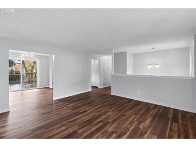 614 SW 19th Cir, Troutdale, OR 97060 - photo 4