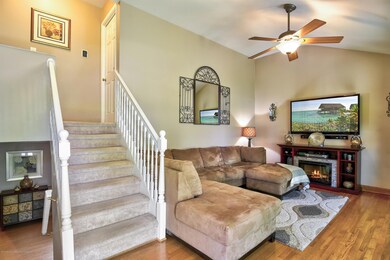 004_Living Room