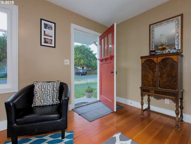 1002 E 6th St, Newberg, OR 97132 - photo 3