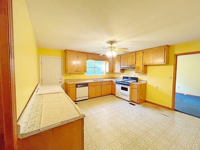 1303 Norris Cir, Americus, GA 31719 - photo 6