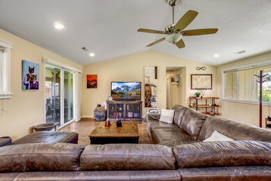 607 Edwina Ave, Central Point, OR 97502 - photo 4