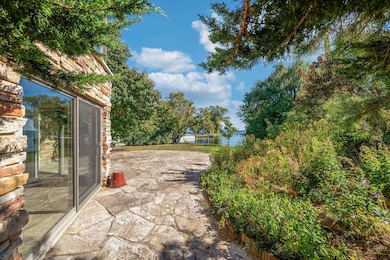 85 Lake Rest Ave, Oshkosh, WI 54902 - photo 4