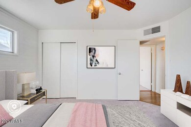 21521988-50Trt3dRh80