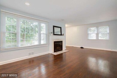 4909 Cushing Dr, Kensington, MD 20895 - photo 4