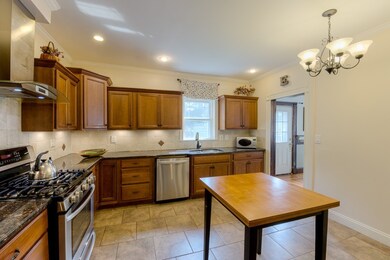 33 Westernview St, Springfield, MA 01108 - photo 7