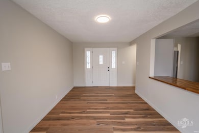 5704 E Robert St, Muncie, IN 47303 - photo 4