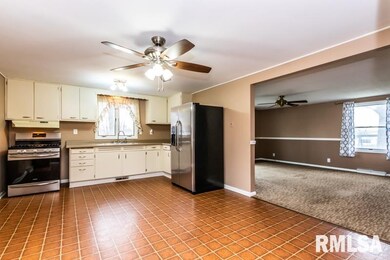 126 N Eisele Dr, Peoria, IL 61604 - photo 3