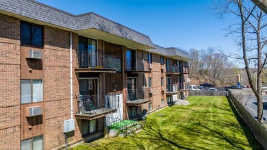Riverview Condominiums unit 9, Lincoln, RI 02865 - photo 4