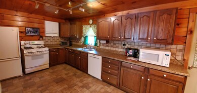 153 Cobb Rd, Milford, PA 18337 - photo 3