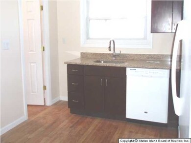 107 Delafield Place, Staten Island, NY 10310 - photo 5