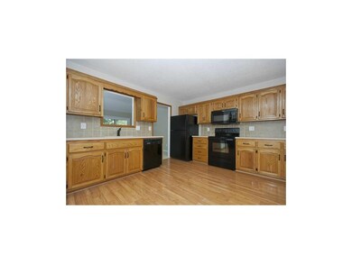 All appliances remain with home.