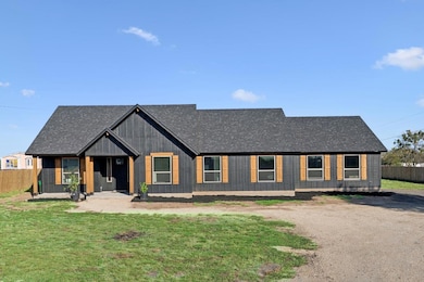 108 Santa Teresa Rd, Kyle, TX 78640 - photo 3