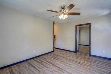 1315 E Whittaker St, Shawnee, OK 74801 - photo 4