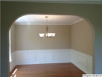 VERY LARGE DINING, GREAT FOR ENTERTAINING!