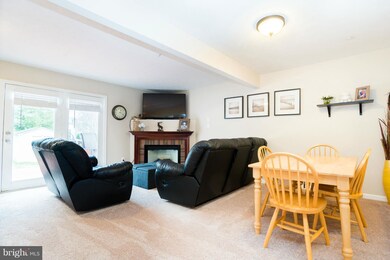 6331 Jacobs Ct, Sykesville, MD 21784 - photo 5