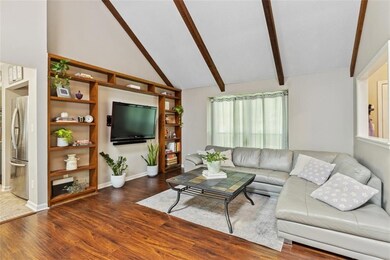 8943 Twilight Ln, Lenexa, KS 66219 - photo 5