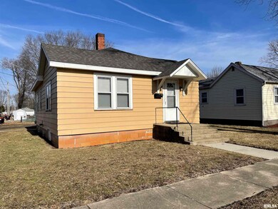 309 S Ladue St, Lincoln, IL 62656 - photo 2