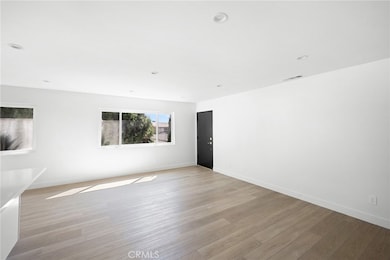 708 E Magnolia Blvd unit D, Burbank, CA 91501 - photo 3