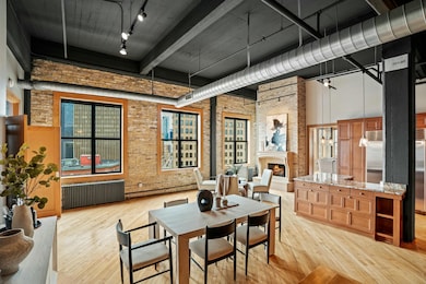 Kitchen & Dining