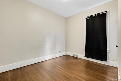 1413 Wayburn St, Grosse Pointe, MI 48230 - photo 6