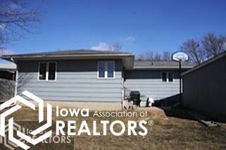 1509 N 3rd Ave W, Newton, IA 50208 - photo 3