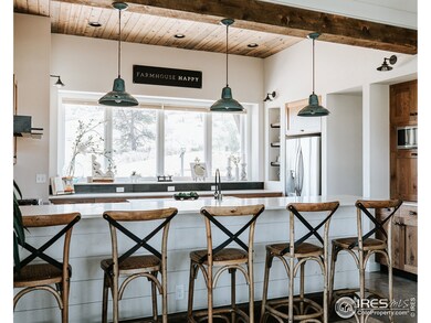 Dreamy  kitchen with all the bells and whistles