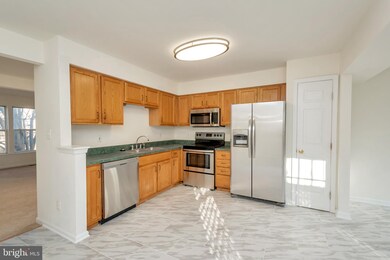 10333 Butternut Cir, Manassas, VA 20110 - photo 2