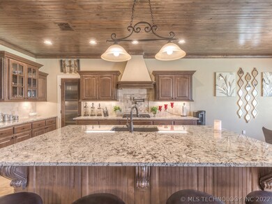 Oversized slab of granite is great for setting up