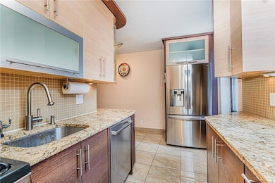 Atlantic Towers unit D9, Brooklyn, NY 11235 - photo 6