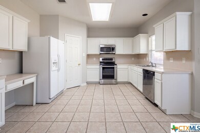 832 Fair Ln, New Braunfels, TX 78130 - photo 4