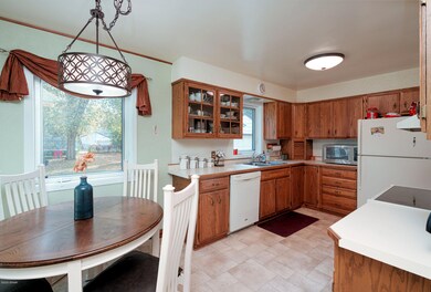 1125 S 9th St, Grand Forks, ND 58201 - photo 4