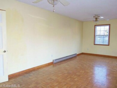 910 Fisher Cir, Asheboro, NC 27205 - photo 4