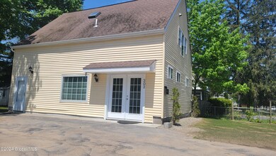 303 Jefferson St, Saratoga Springs, NY 12866 - photo 2