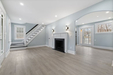 19 Henry St, Oakville, CT 06779 - photo 5