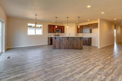 641 NW Rimrock Dr, Redmond, OR 97756 - photo 7