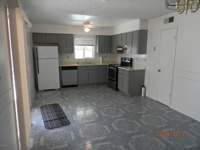 LARGE EAT IN KITCHEN