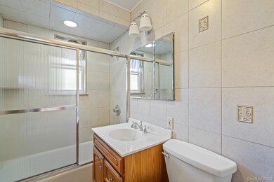 58-15 Clearview Expy, Flushing, NY 11364 - photo 6