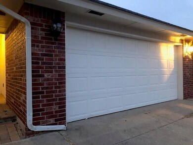 2117 NE 7th St, Moore, OK 73160 - photo 3