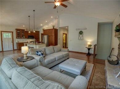 Cozy Living Room w/Fireplace