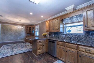 2007 College St, Gainesville, TX 76240 - photo 7