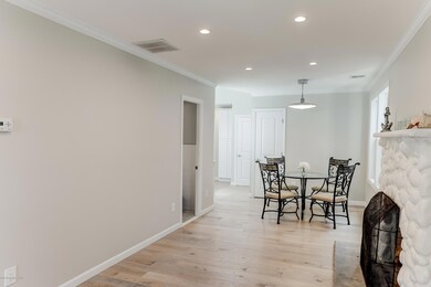 006_Living & Dining Room