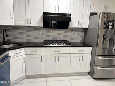 16 Mickardan Ct, Staten Island, NY 10304 - photo 5