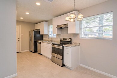 4546 Lelay Cir, Houston, TX 77022 - photo 6