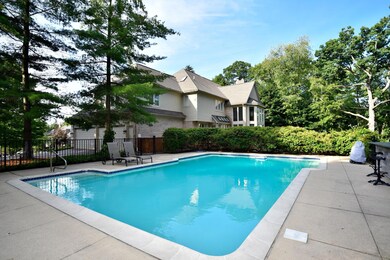 CrestKnolls_01