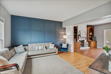 560 Old Oak Cir, Algonquin, IL 60102 - photo 4