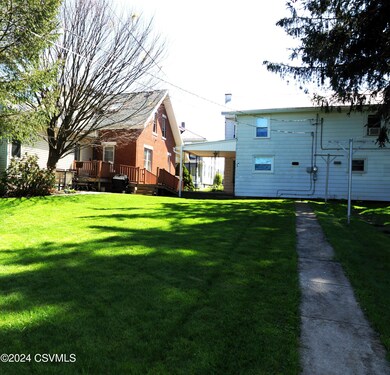 212 S High St, Selinsgrove, PA 17870 - photo 5