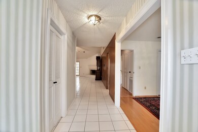 403 Towne Ct, Alvin, TX 77511 - photo 7