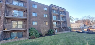 43 Pomeworth St unit 34, Stoneham, MA 02180 - photo 2