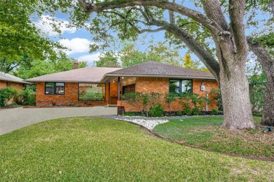 6821 Blessing Dr, Dallas, TX 75214 - photo 2