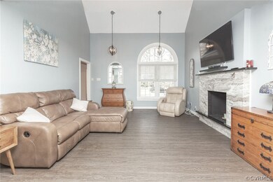 Vaulted ceilings in the Family Room, Gray laminate
